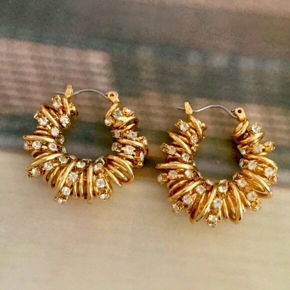 NEW Earrings Unique Rhinestone Wire Hoop Gold Tone Trendy Jewelry Trend O131 - Picture 2 of 5